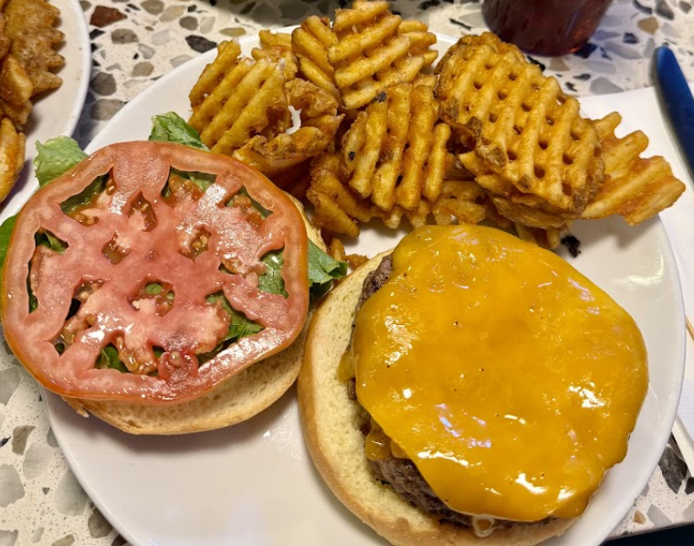Ellen’s Stardust Diner signature dishes Classic NYC Reuben
Yankee Doodle Burger
Holy Moly French Toast